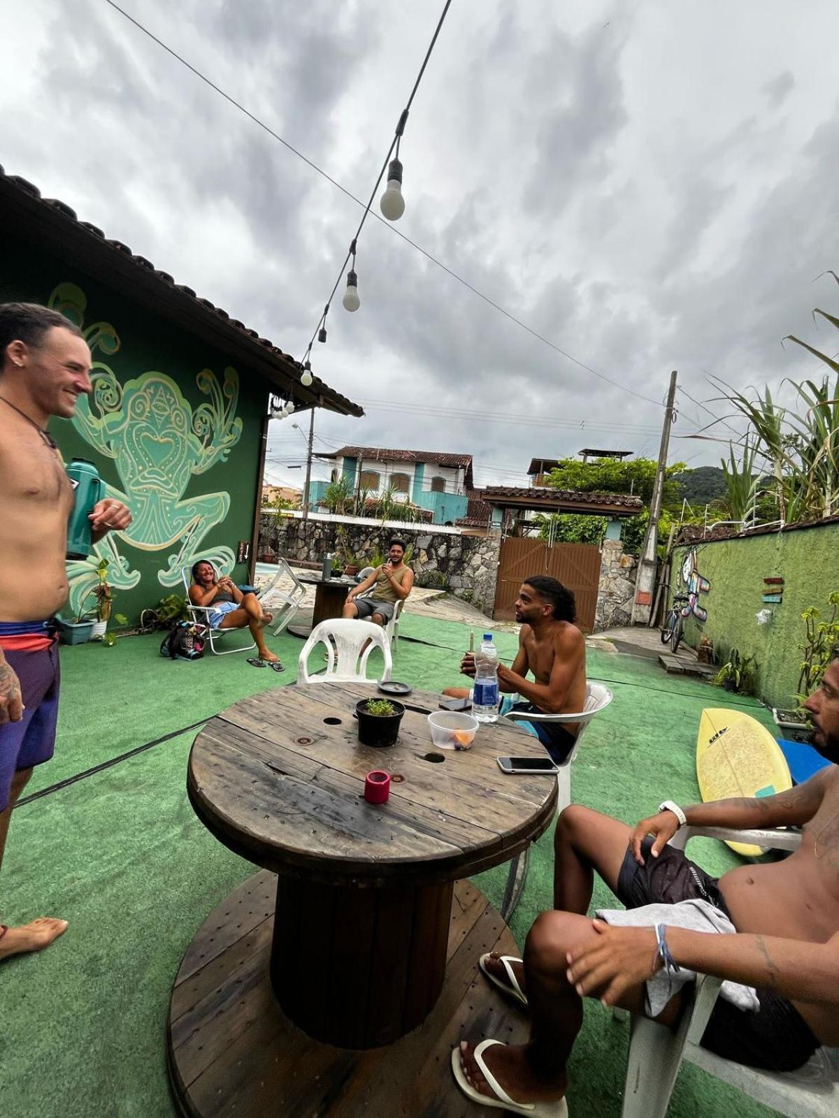 Kambô Surf House Hostel Ubatuba Ngoại thất bức ảnh