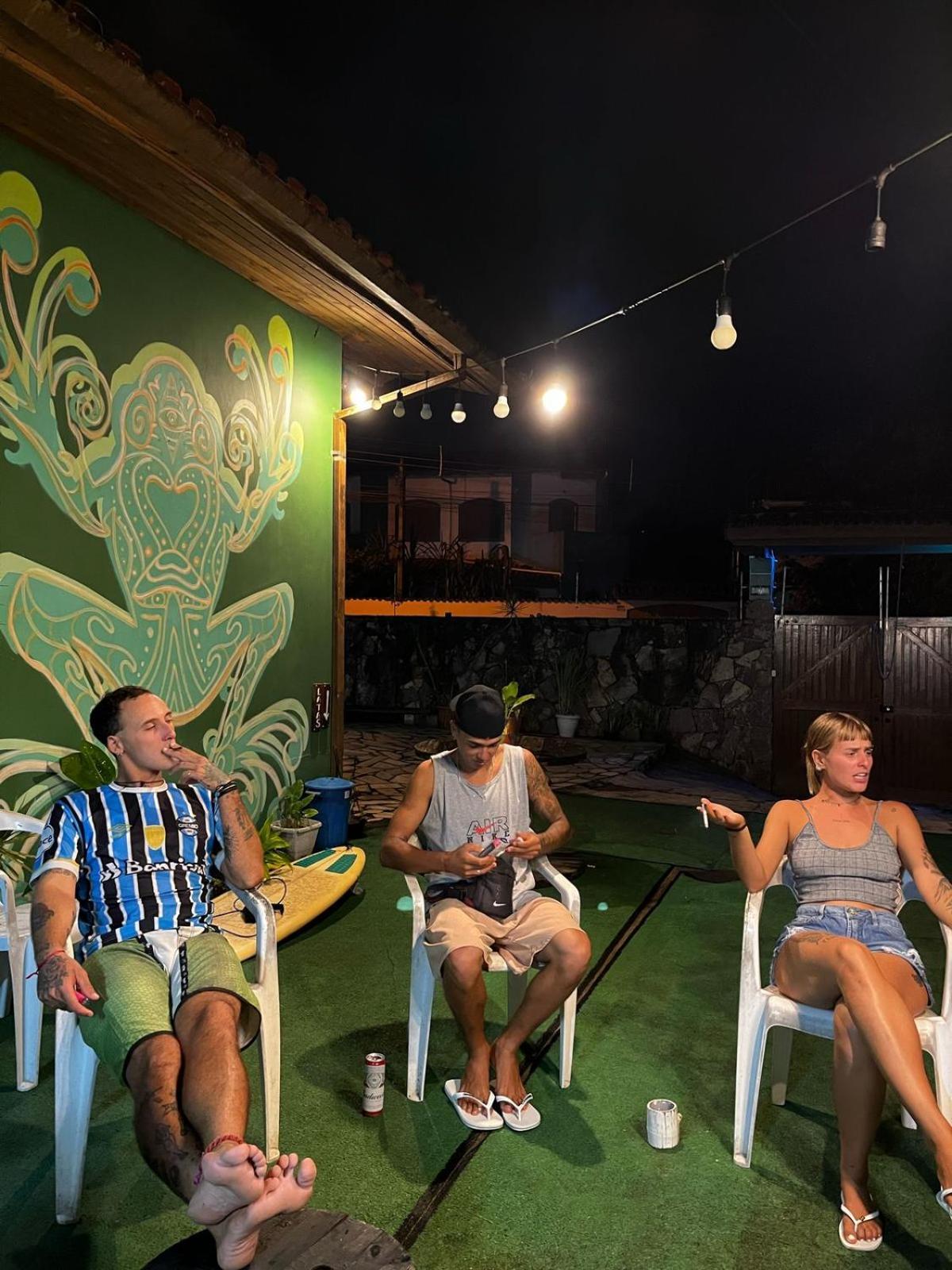 Kambô Surf House Hostel Ubatuba Ngoại thất bức ảnh